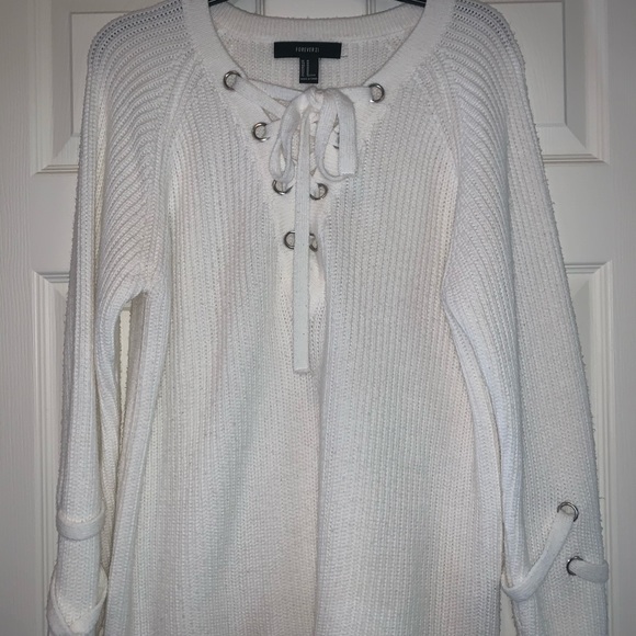 Forever 21 Sweaters - Forever 21 Gorgeous White Sweater Size Medium